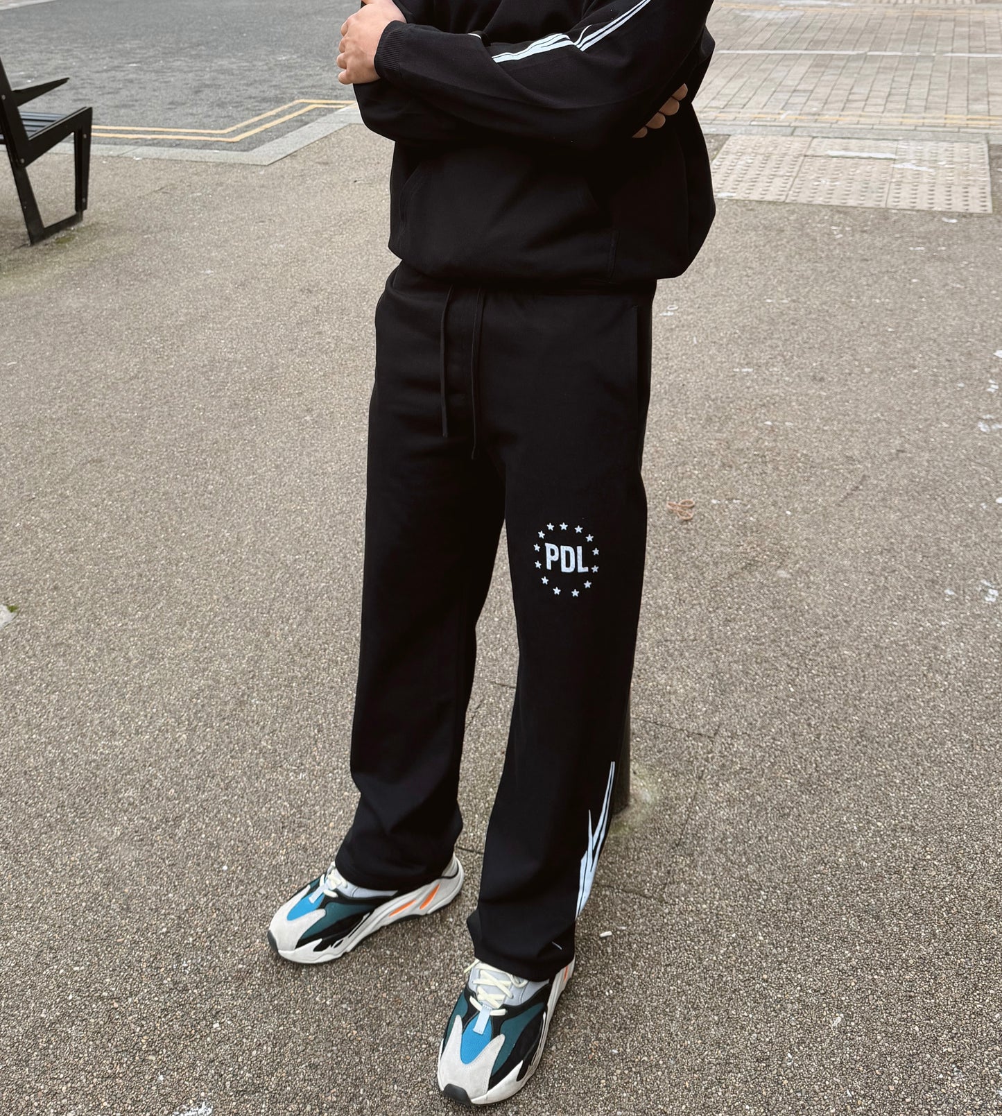Signature Relaxed Fit Joggers - Black